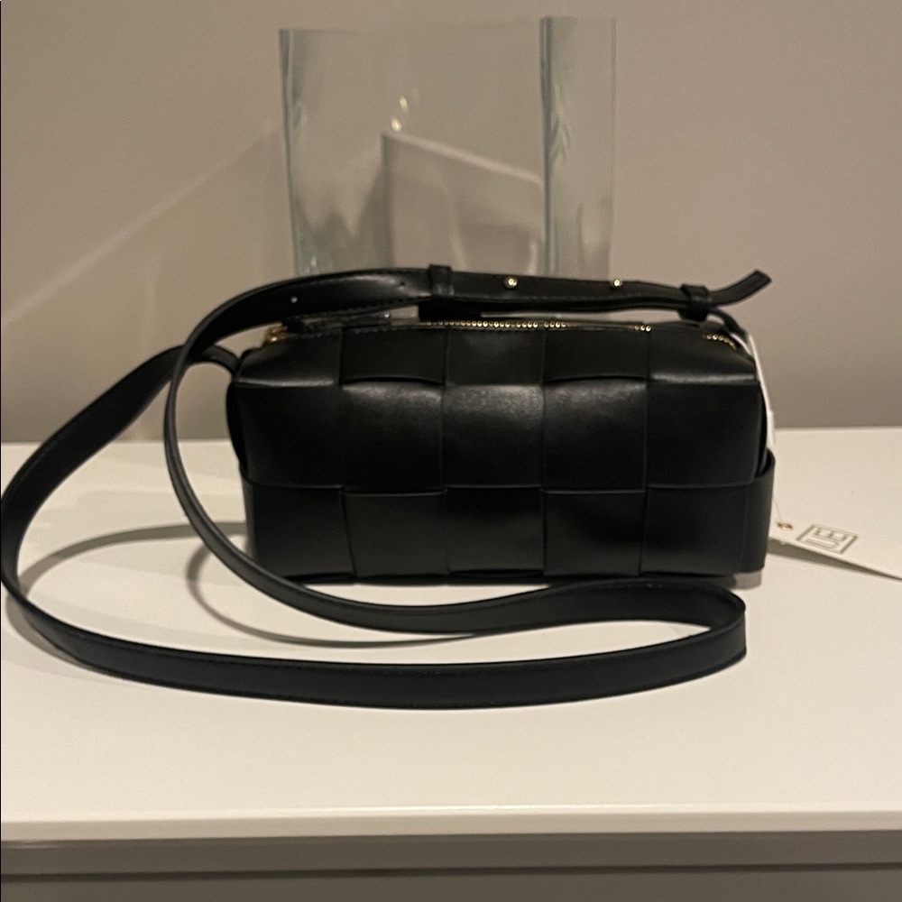 Urban Expressions Black Woven Crossbody Bag **FINAL OFFER**
